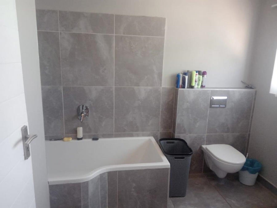 5 Bedroom Property for Sale in Wavecrest Eastern Cape